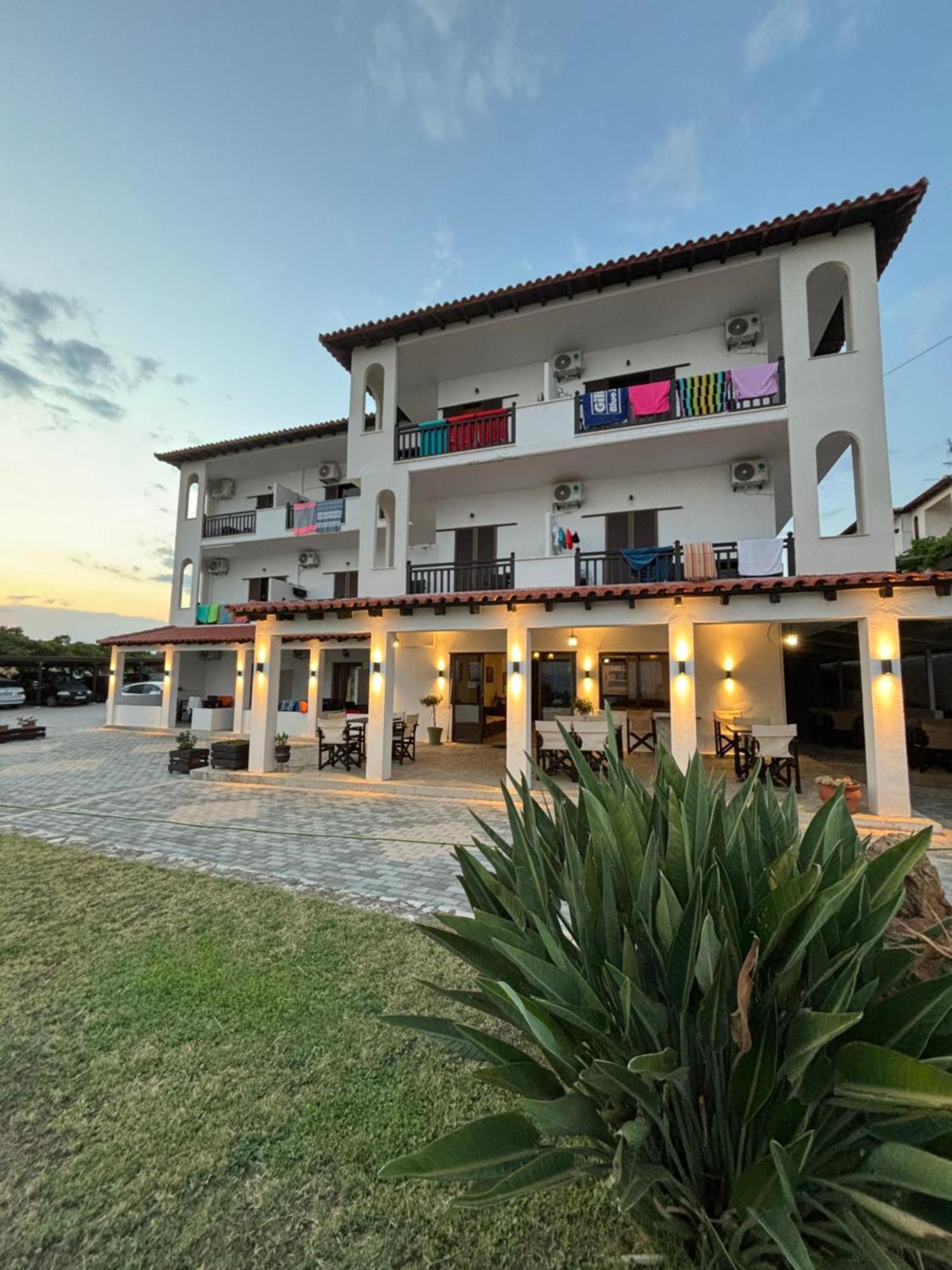 Hotel Avra Ouranoupoli Extérieur photo